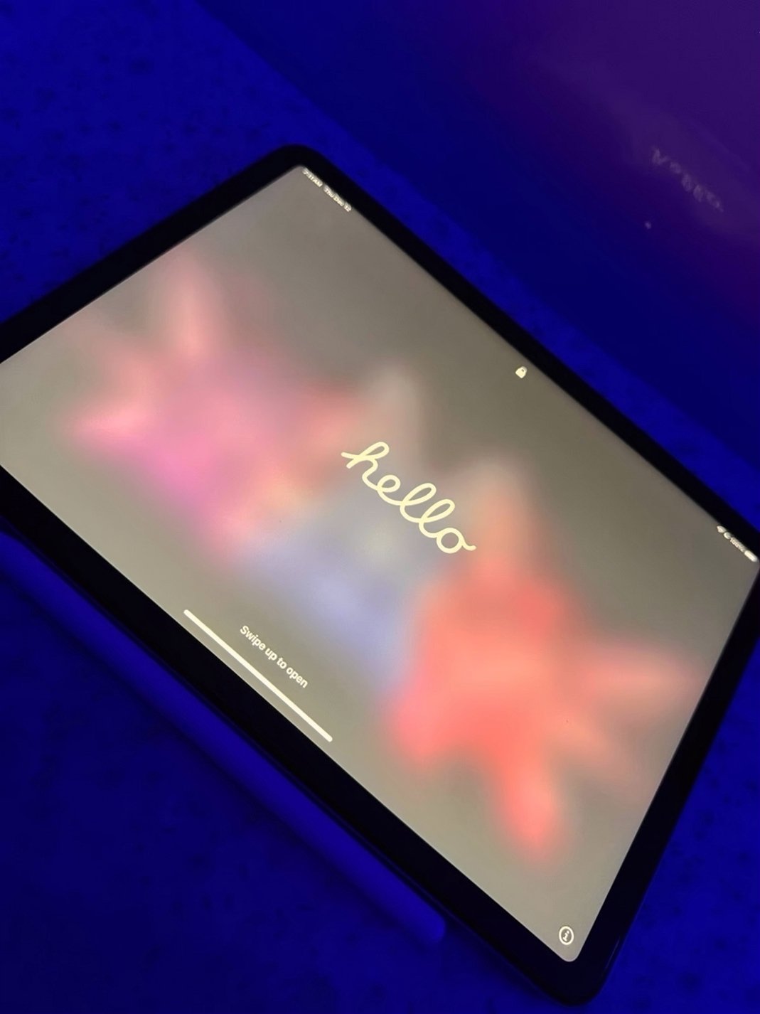 Apple iPad Air 5th Generation with Apple Pencil Unlocked - Used image 2