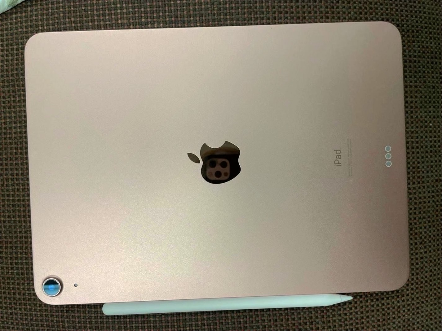 Apple iPad Air 4th Generation 64GB Rose Gold Unlocked - Used image 2