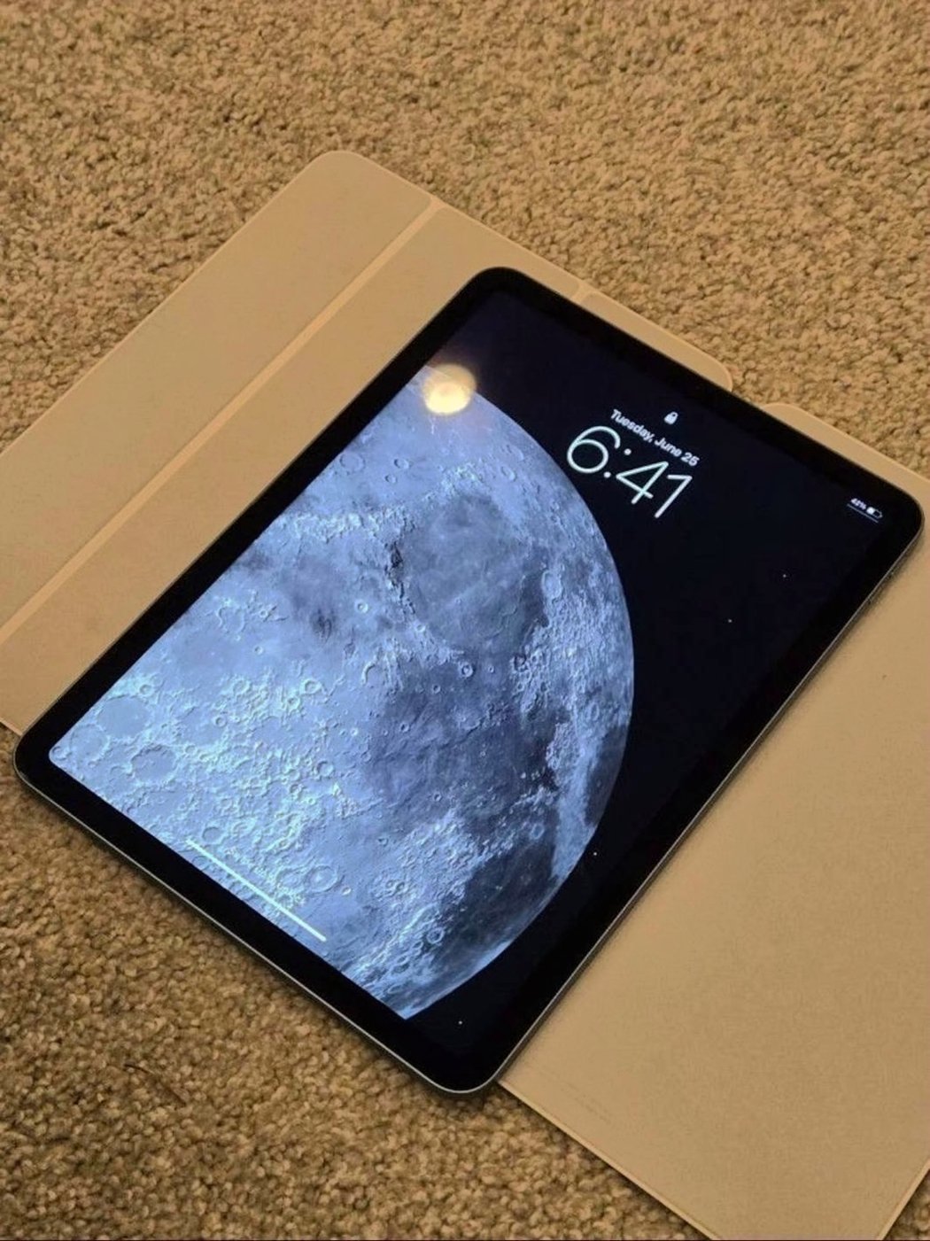 Apple iPad Air 5th Generation 64GB Blue Unlocked - Used image 7
