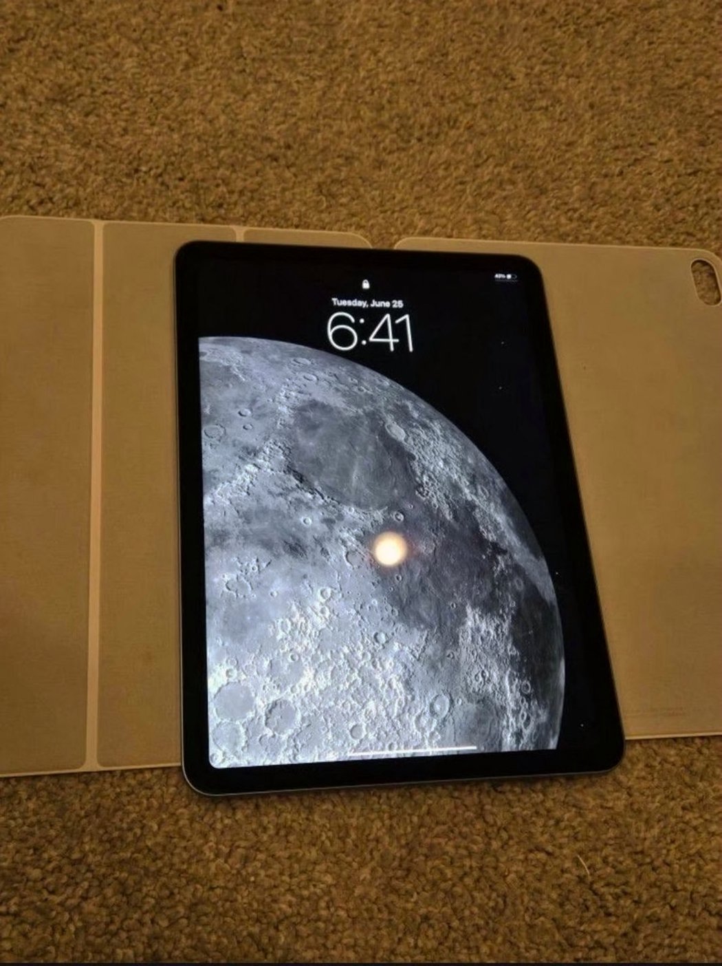 Apple iPad Air 5th Generation 64GB Blue Unlocked - Used image 8