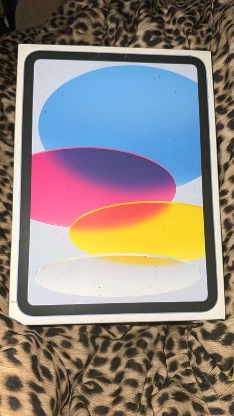 Apple iPad Air 10th Generation 8J58 Unlocked - Used