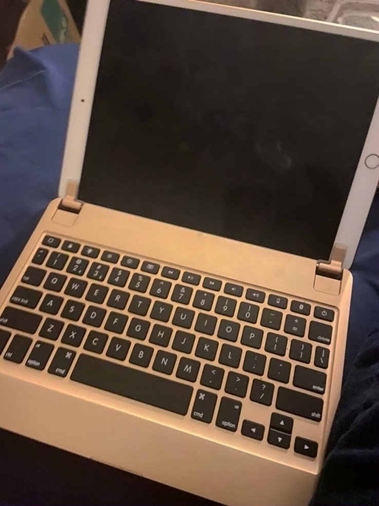 Apple iPad Air 3 + Brydge iPad Keyboard - Used
