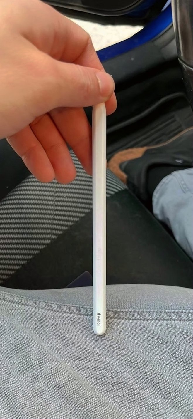Apple iPad Air 5th Generation 64GB Unlocked - Used image 3