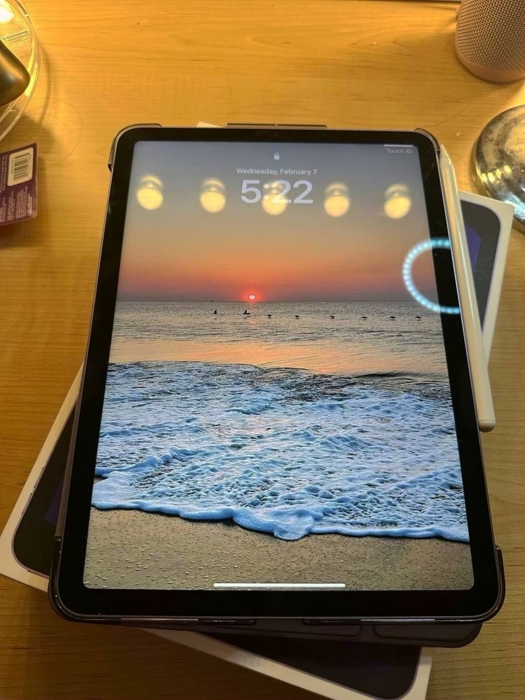 Apple iPad Air 5th Generation 64GB Purple Unlocked - Used image 3