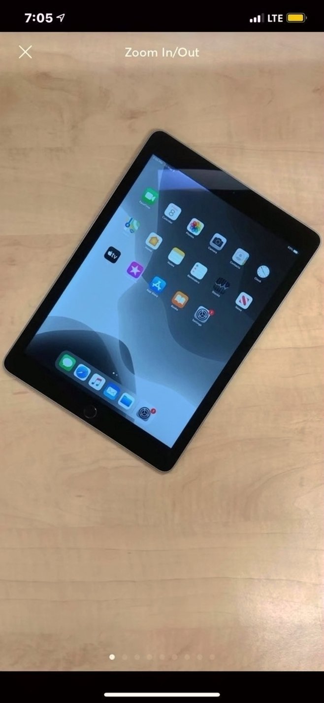 Apple iPad Air 2nd Generation 16GB Space Gray Unlocked - Used image 3