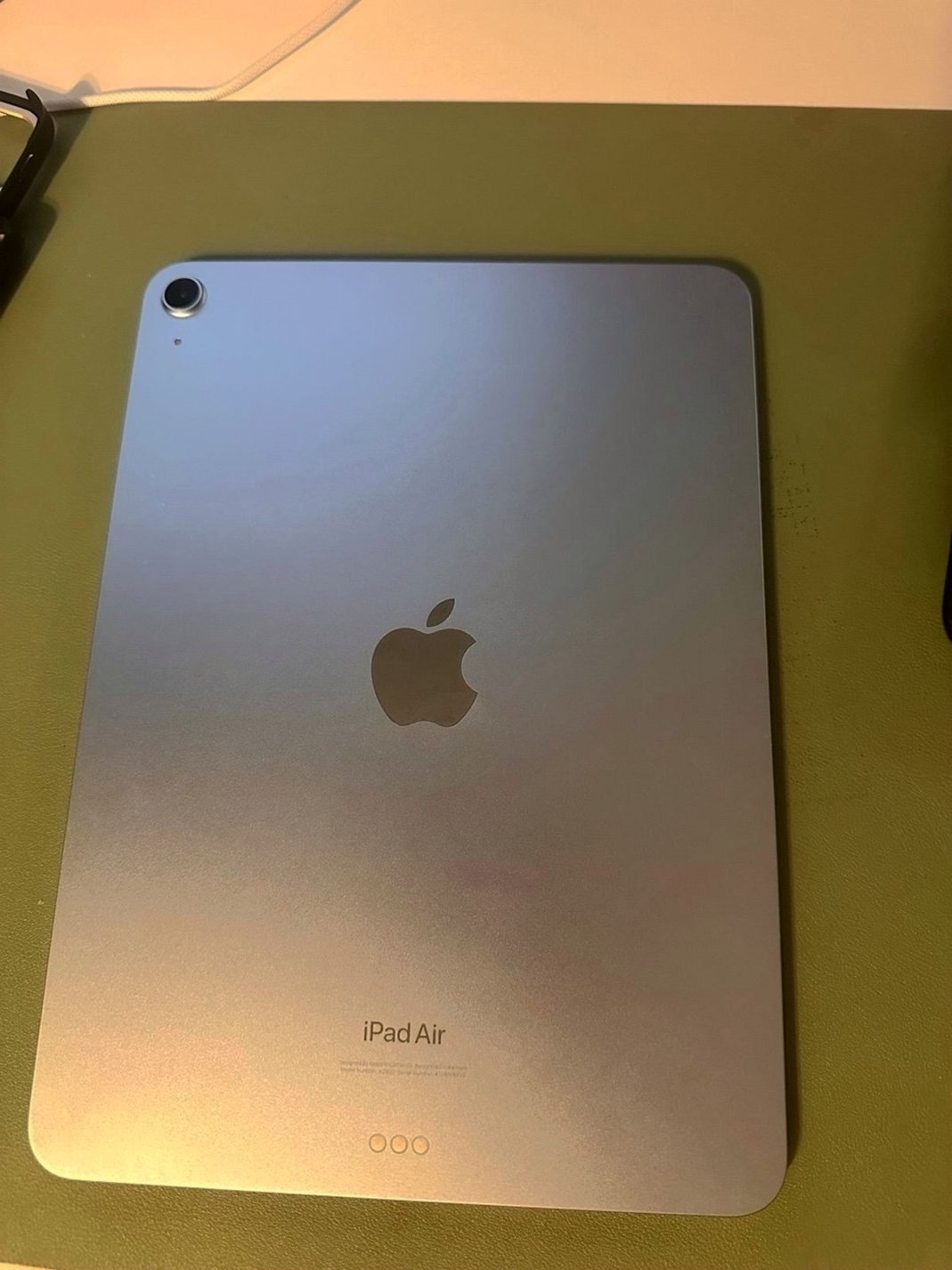 Apple iPad Air M2 256GB Light Blue Unlocked - Used image 3