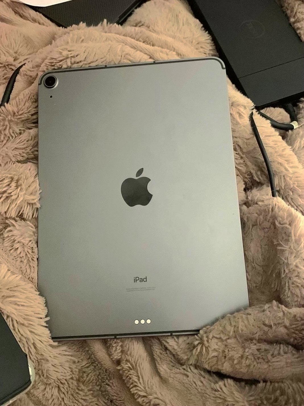 Apple iPad Air 4th Generation 64GB Space Gray Unlocked - Used image 2