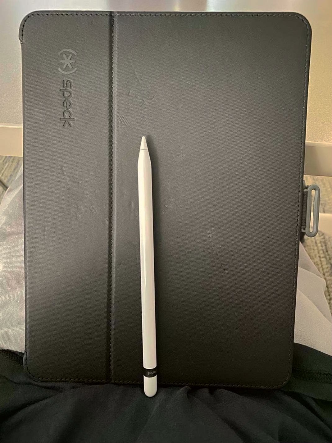 Apple iPad Air 10th Generation 64GB Silver Unlocked - Used image 3