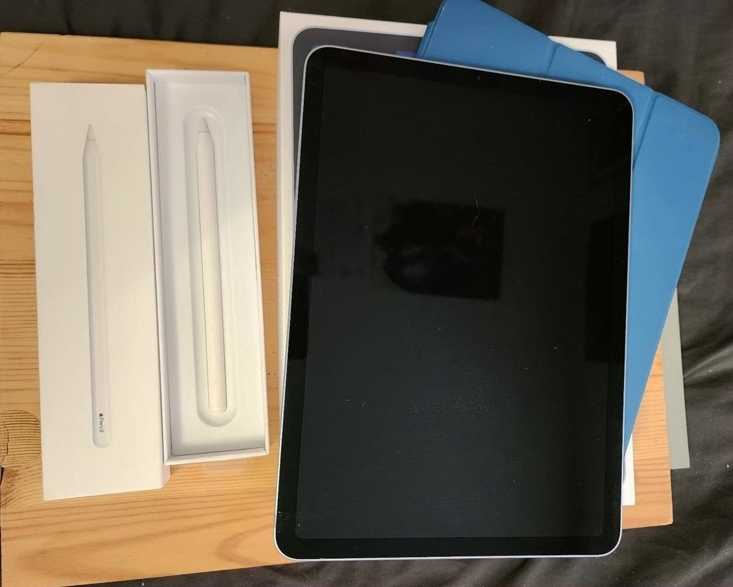 Apple iPad Air 4th Generation 64GB Sky Blue Unlocked - Used