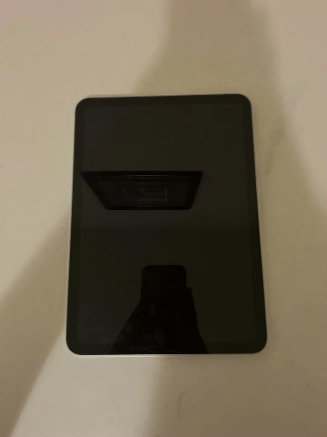 Apple iPad Air 10th Generation 64GB Silver Unlocked - Used image 3