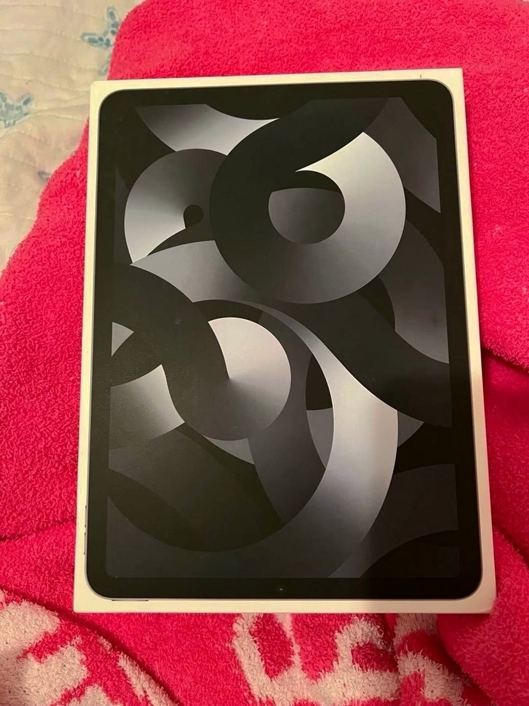 Apple iPad Air 5th Generation 256GB Space Gray Unlocked - Used