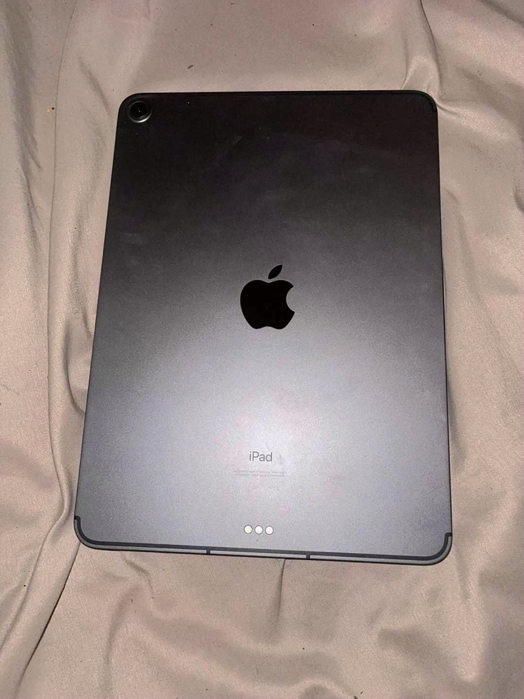 Apple iPad Air 8D51 64GB Space Gray Unlocked - Used image 2