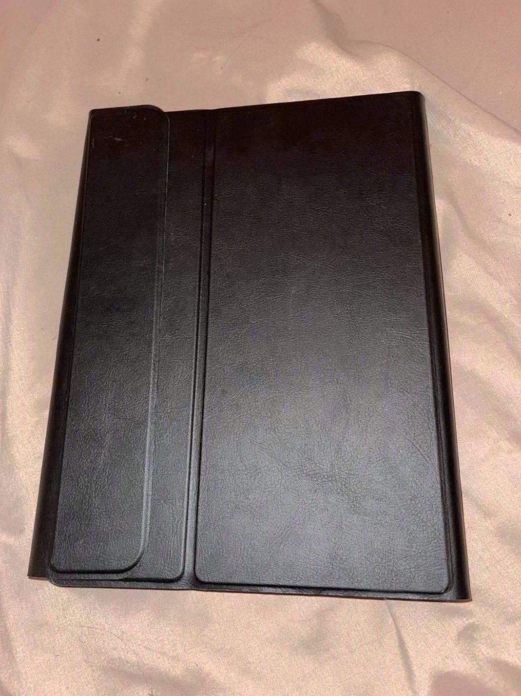 Apple iPad Air 8D51 64GB Space Gray Unlocked - Used image 5