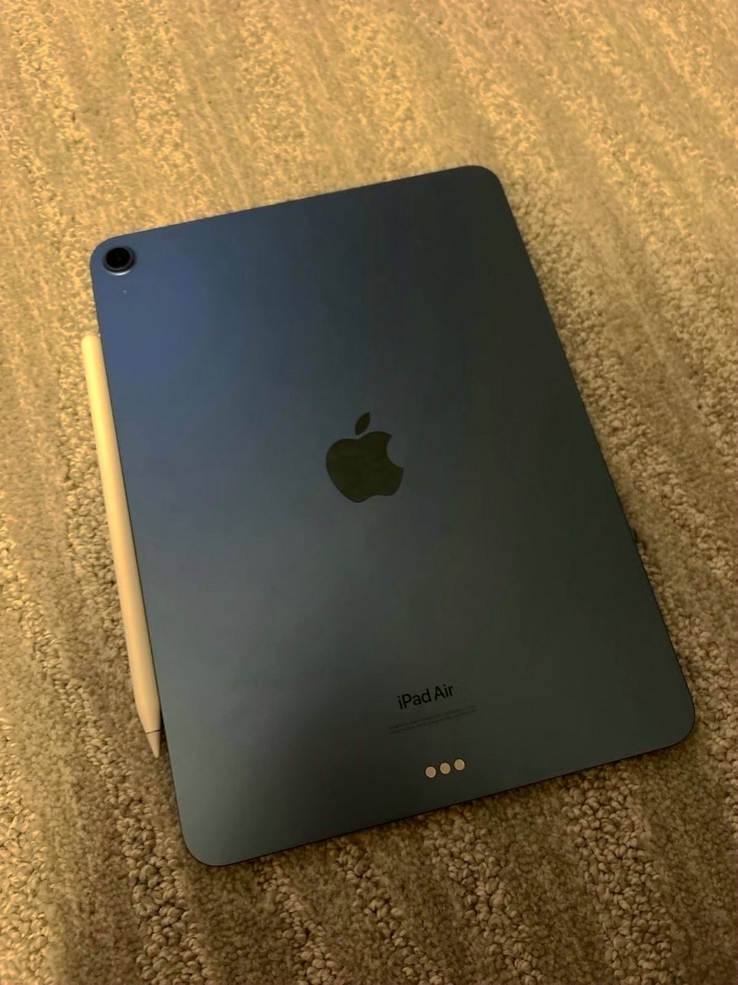 Apple iPad Air 5th Generation 1K53 64GB Space Gray Unlocked - Used image 2