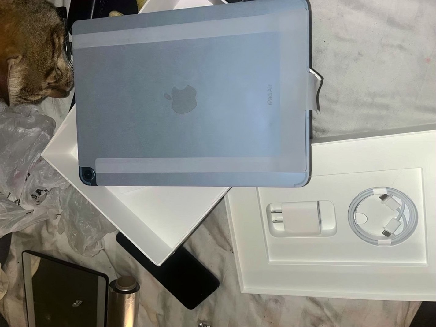 Apple iPad Air 5th Generation 64GB Blue Unlocked - Used image 4