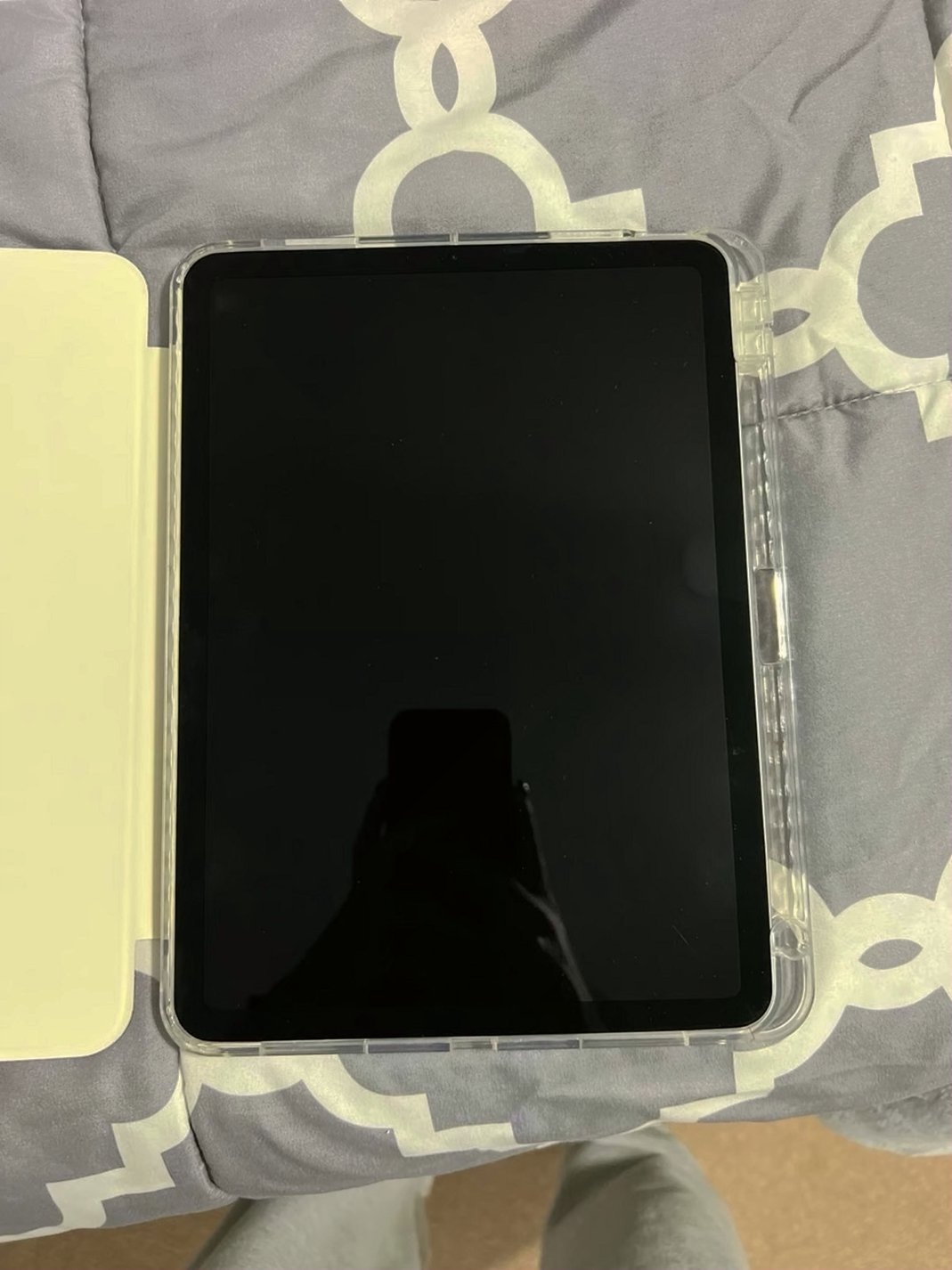Apple iPad Air 2022 64GB Space Gray Unlocked - Used