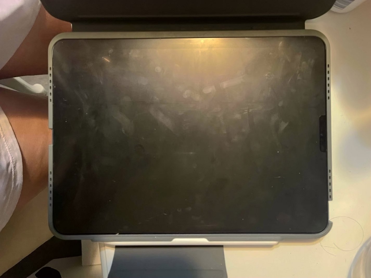 Apple iPad Air 10.9 64GB Unlocked - Used