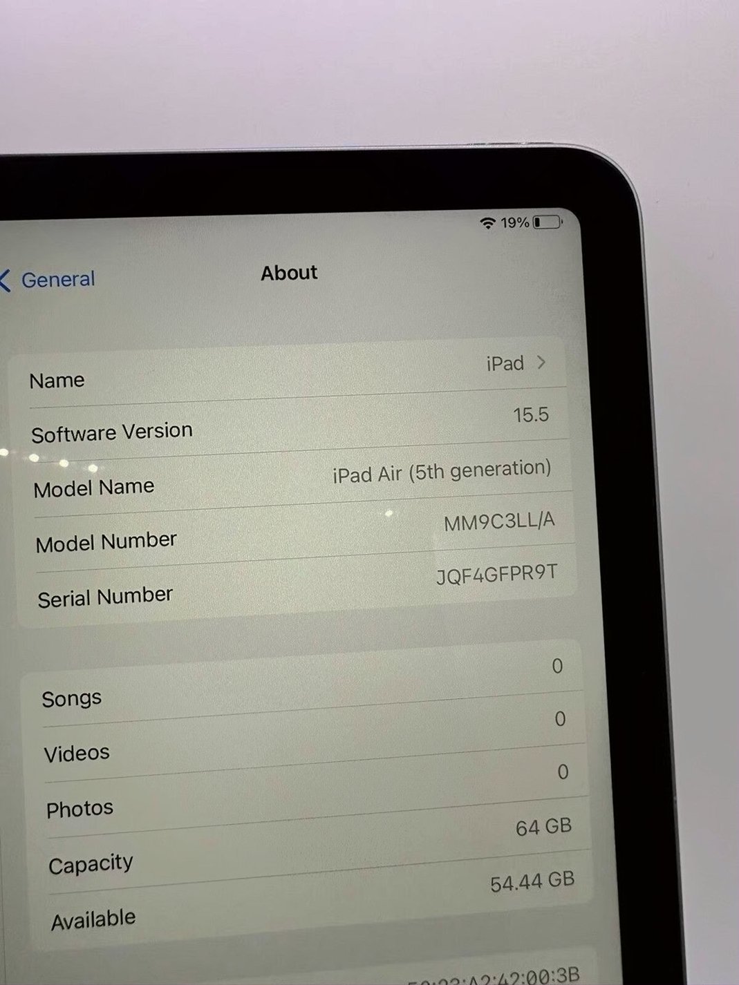 Apple iPad Air 5th Generation 64GB Space Gray Unlocked - Used image 4