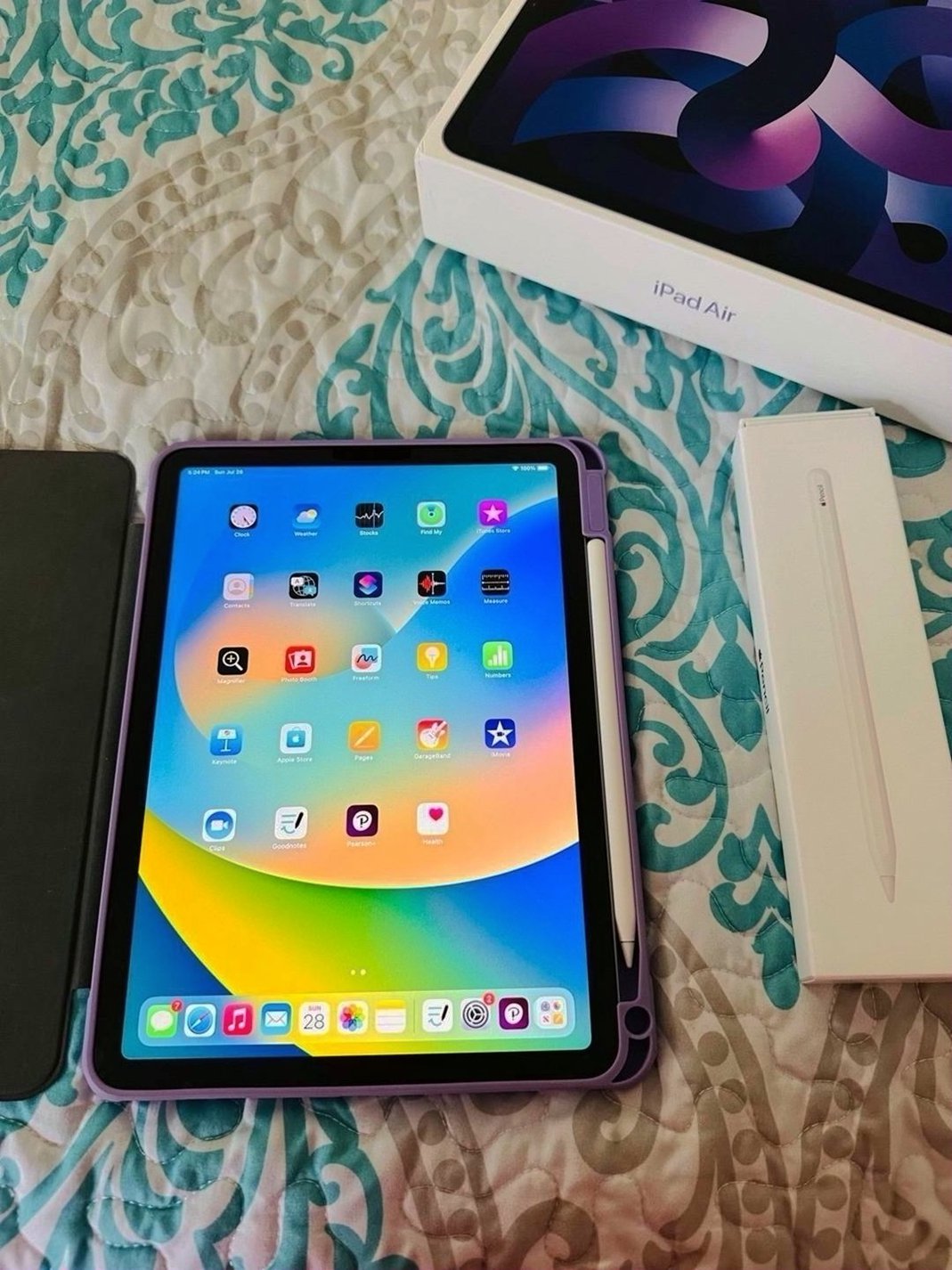 Apple iPad Air 5th Generation 64GB Space Gray Unlocked - Used image 2