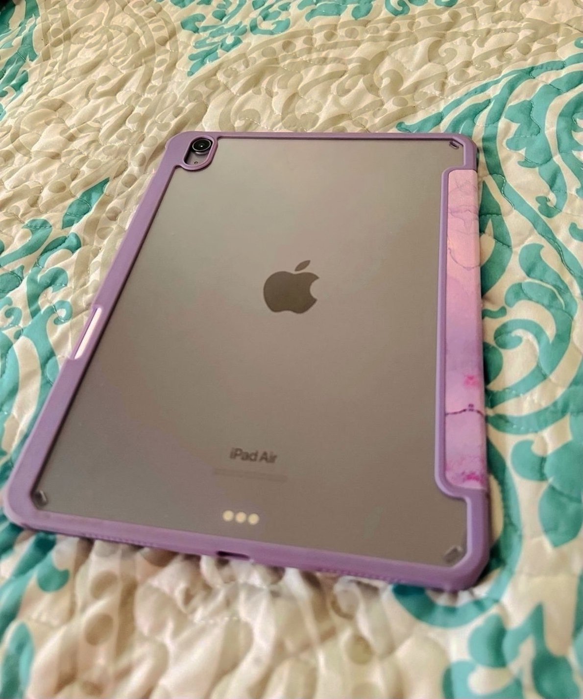 Apple iPad Air 5th Generation 64GB Space Gray Unlocked - Used image 4