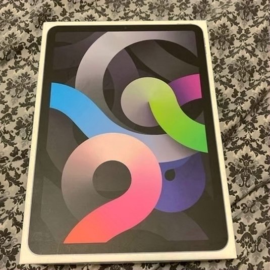 Apple iPad Air 10.9-inch 64GB Space Gray Unlocked - Used