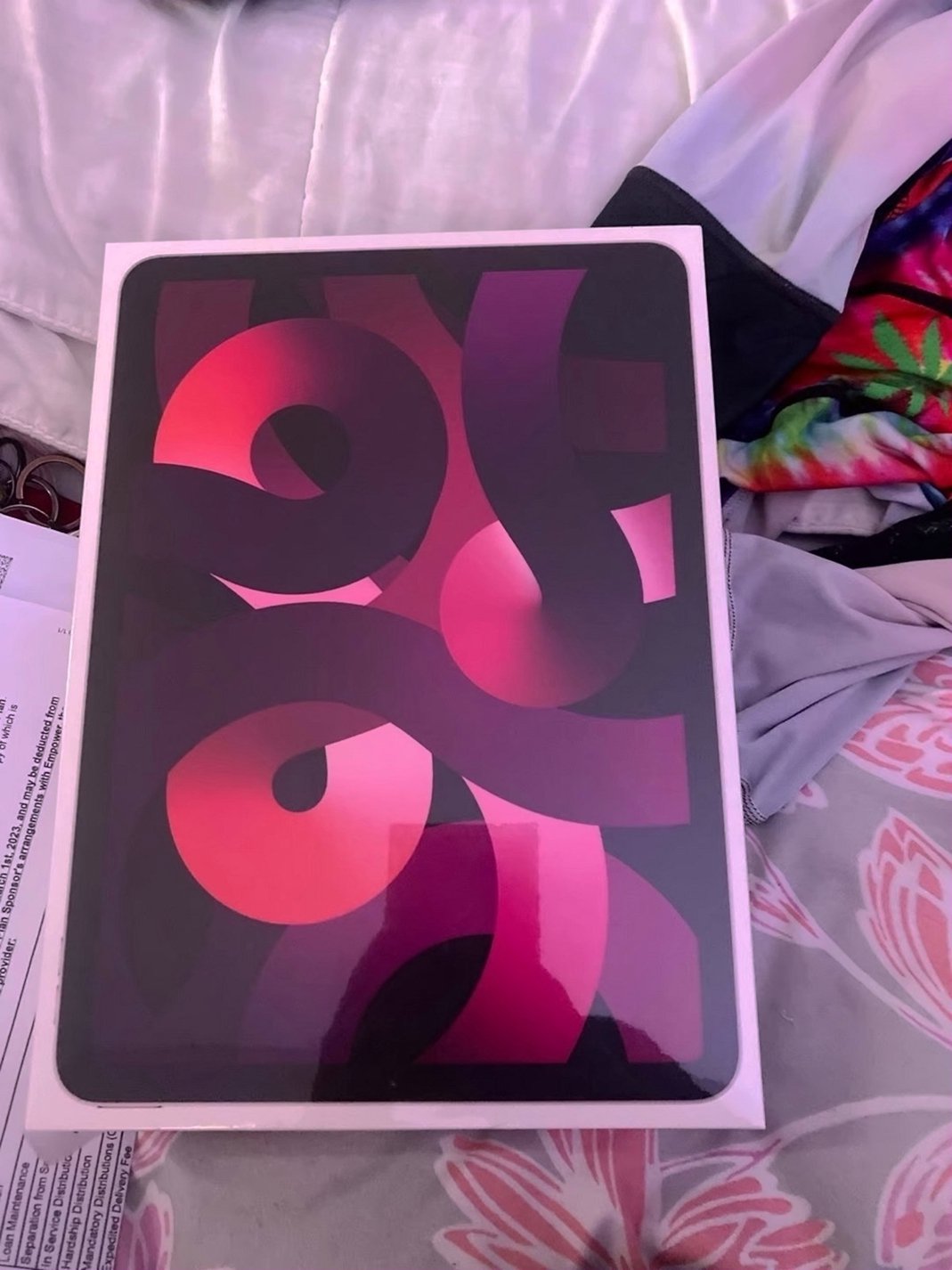 Apple iPad Air 5th Generation 64GB Rose Gold Unlocked - Used image 3