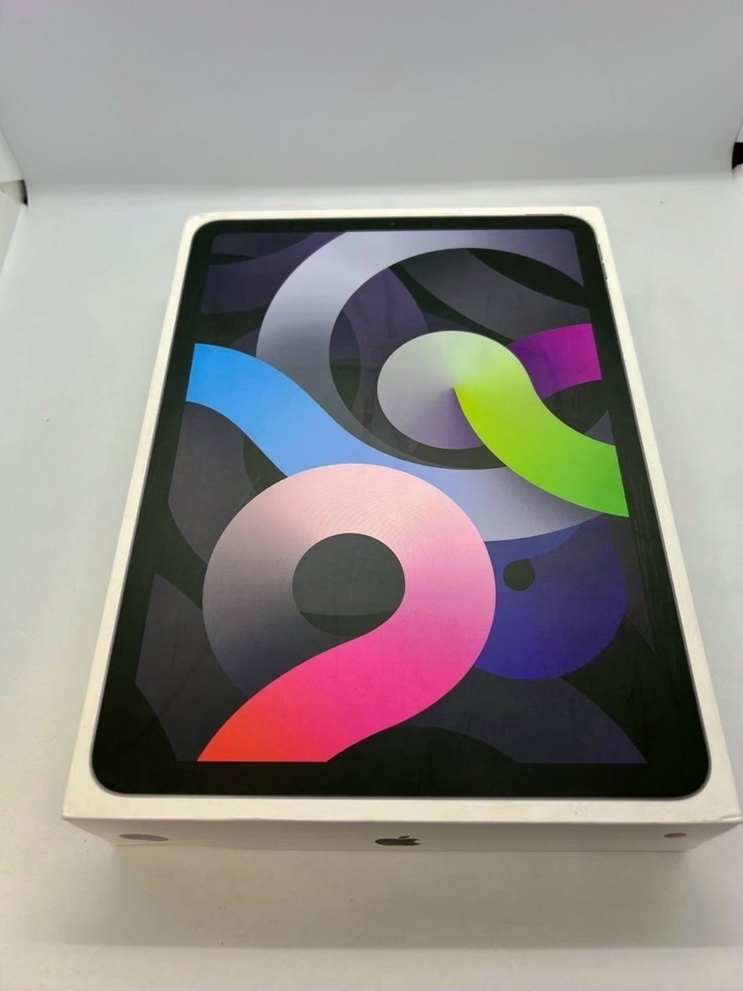 Apple iPad Air 4th Gen 64GB Space Gray Unlocked - Used