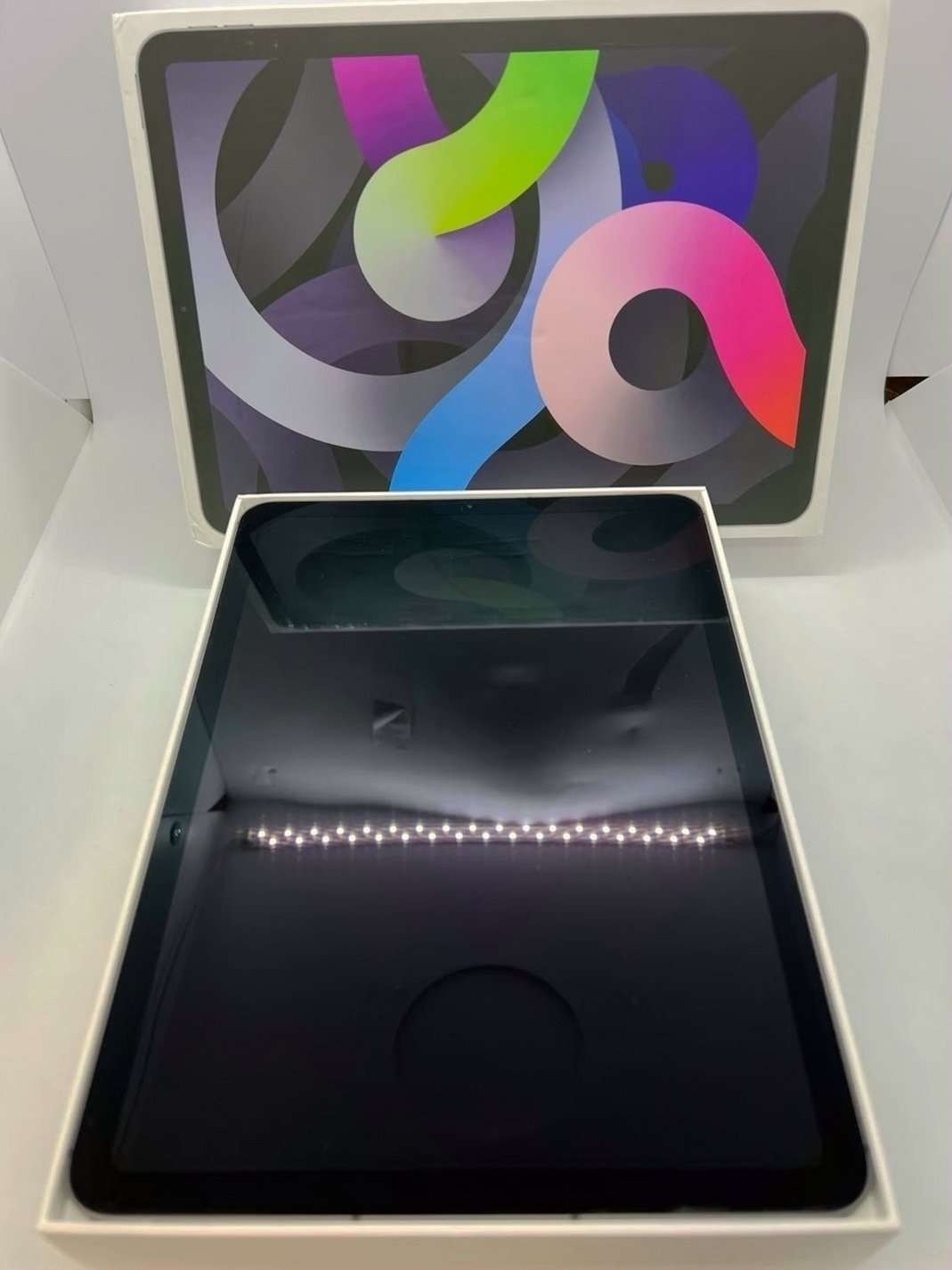 Apple iPad Air 4th Gen 64GB Space Gray Unlocked - Used image 3