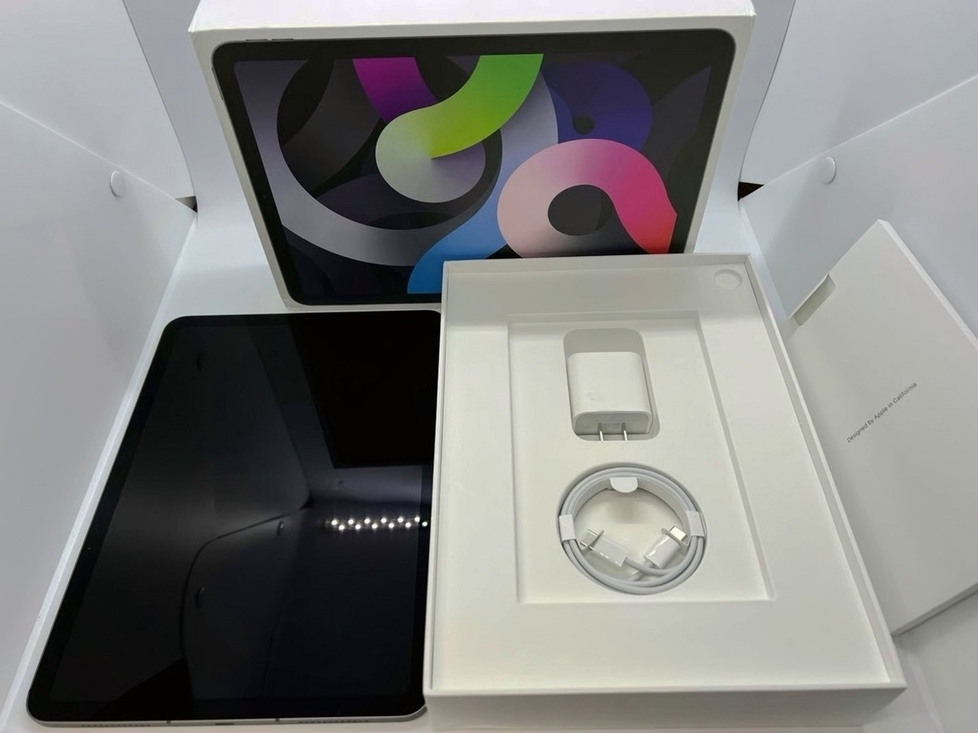 Apple iPad Air 4th Gen 64GB Space Gray Unlocked - Used image 5