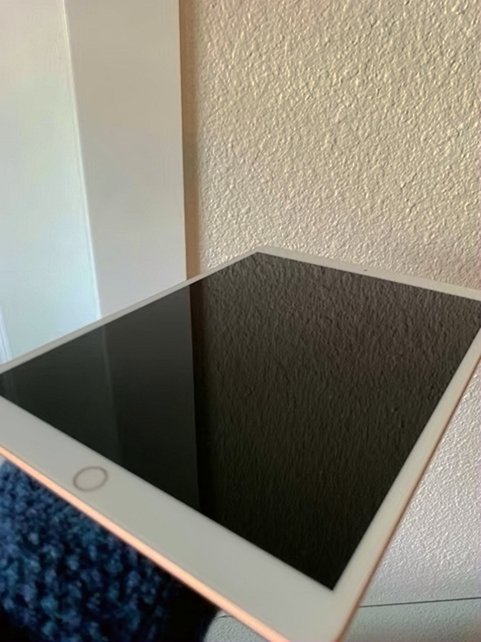 Apple iPad Air 3rd Generation 256GB Rose Gold Unlocked - Used image 2