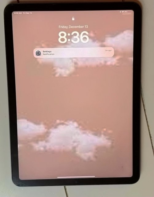 Apple iPad Air 5th Gen 256GB Space Gray Unlocked - Used