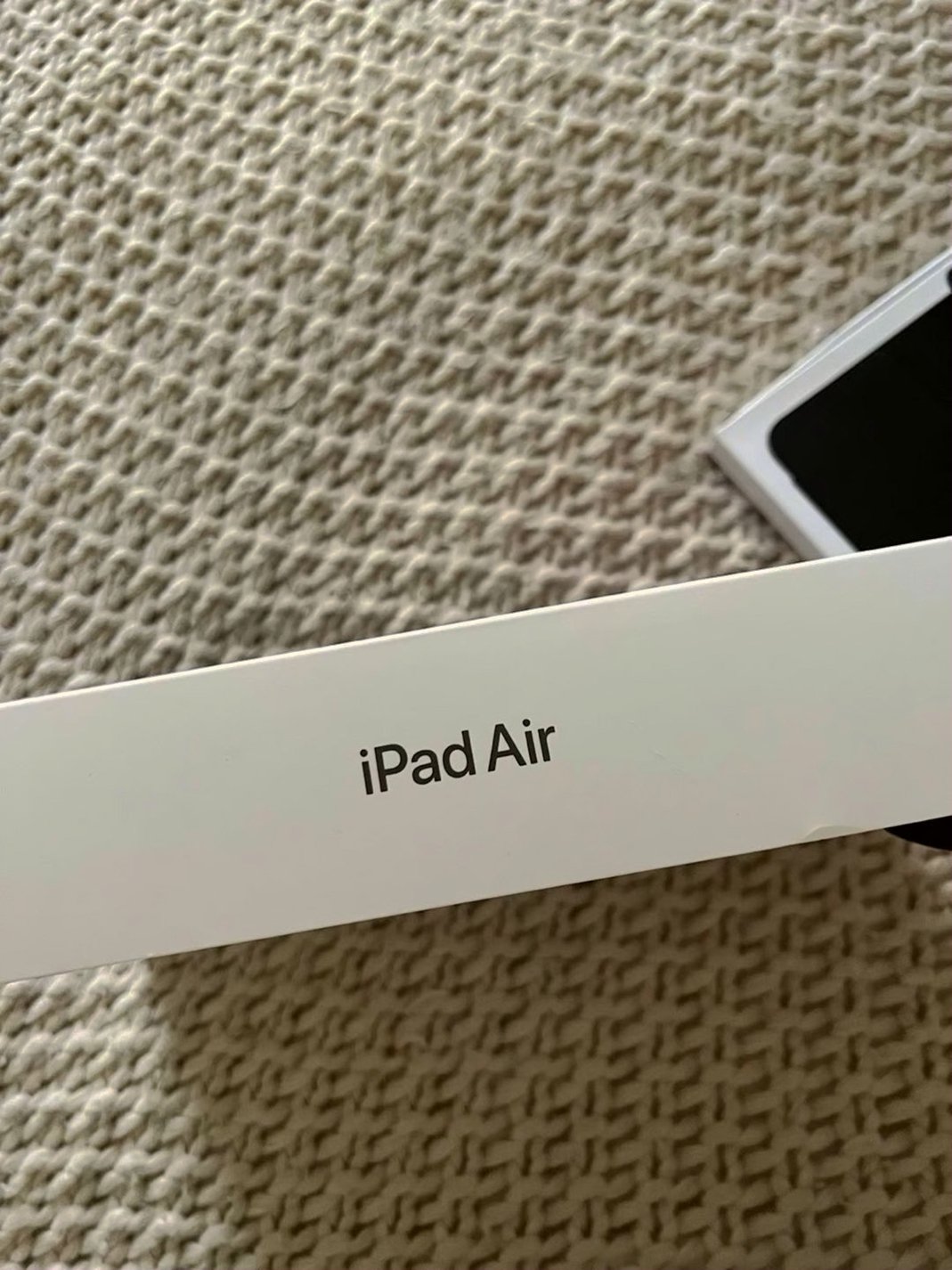 Apple iPad Air 256GB Black Unlocked - Used image 2
