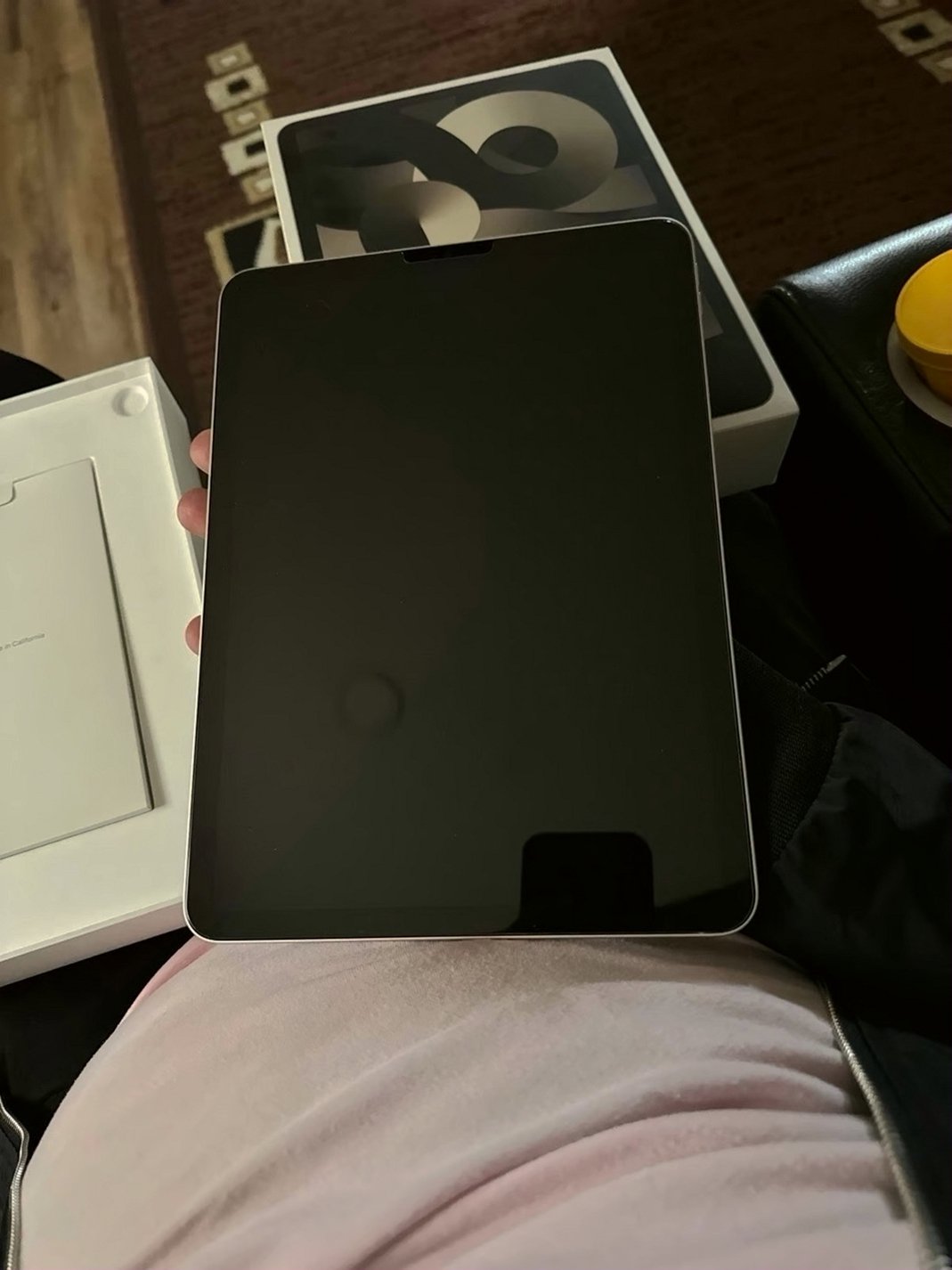 Apple iPad Air 5th Generation 256GB Starlight Unlocked - Used image 3