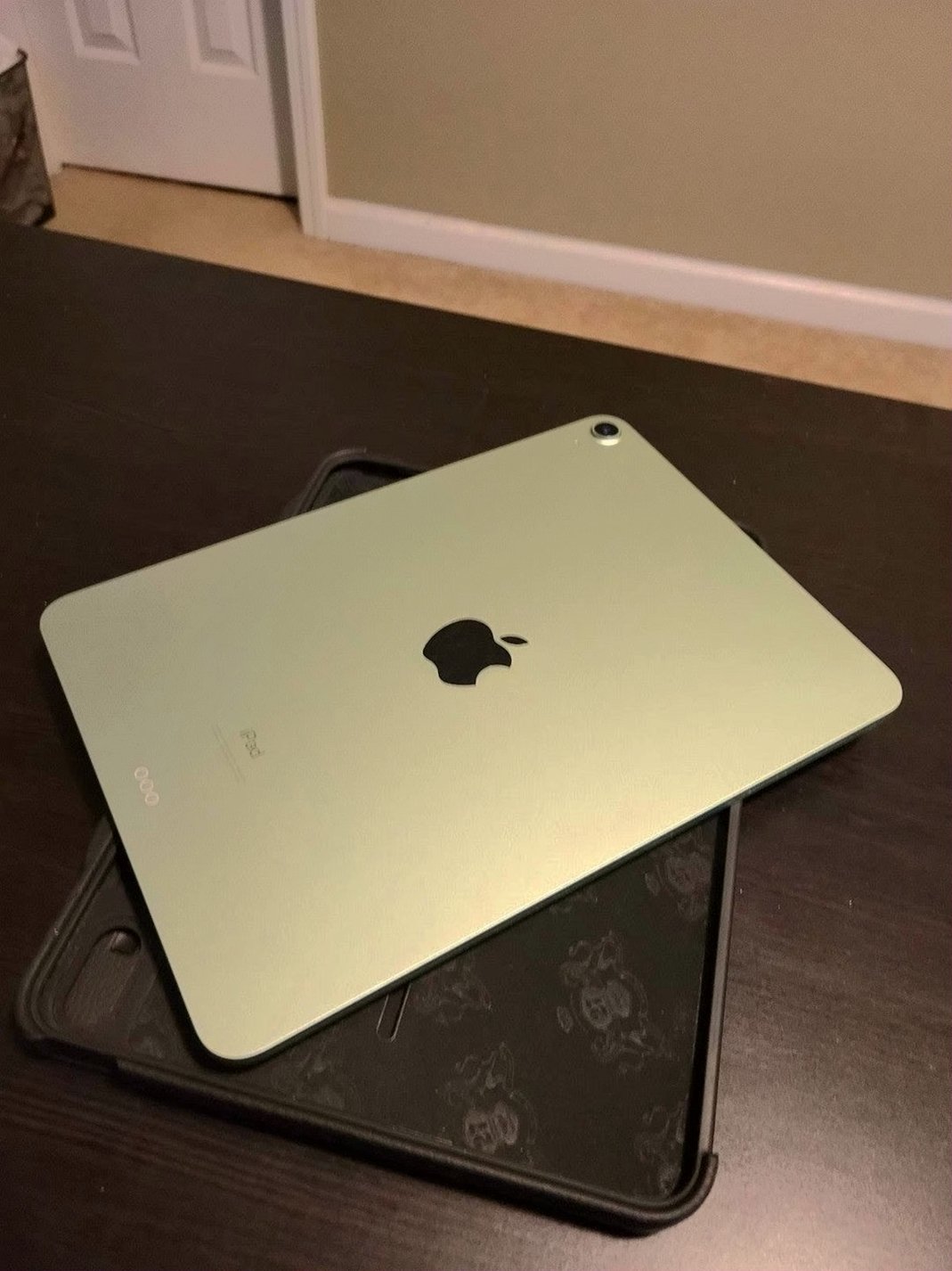 Apple iPad Air 4th Generation 256GB Mint Green Unlocked - Used image 5