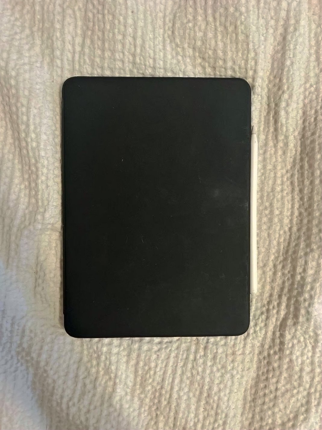 Apple iPad Air 5th Generation 64GB Space Gray Unlocked - Used image 2