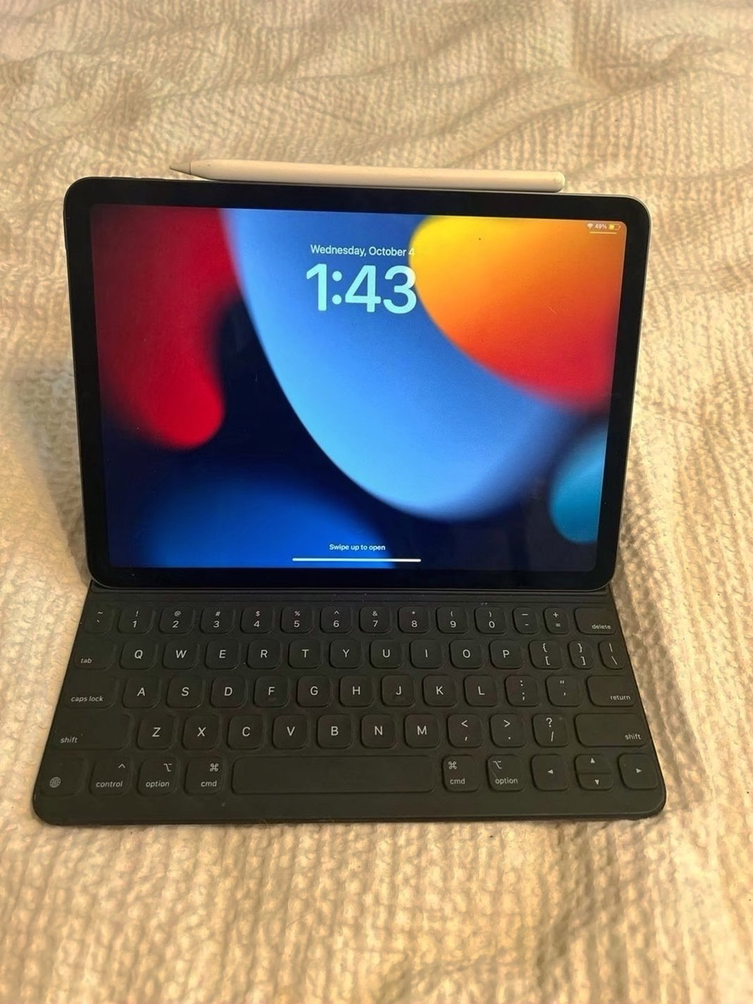 Apple iPad Air 5th Generation 64GB Space Gray Unlocked - Used image 3