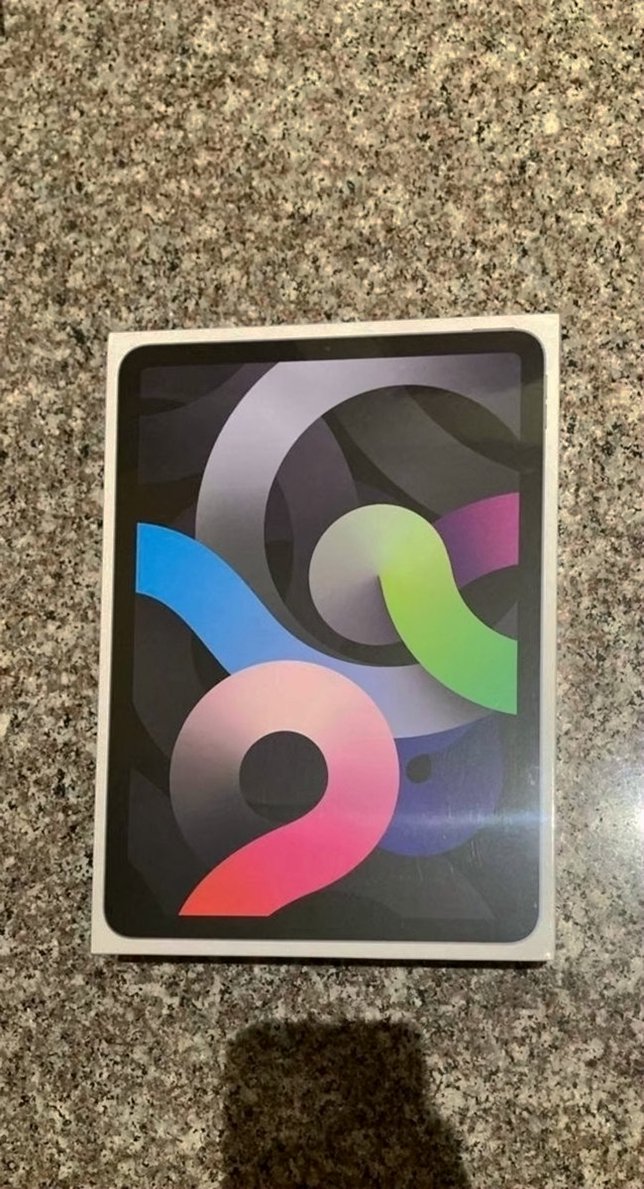 Apple iPad Air 64GB Space Gray Unlocked - Used