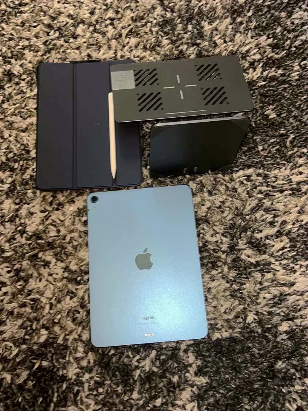 Apple iPad Air 5th Generation 64GB Sky Blue Unlocked - Used