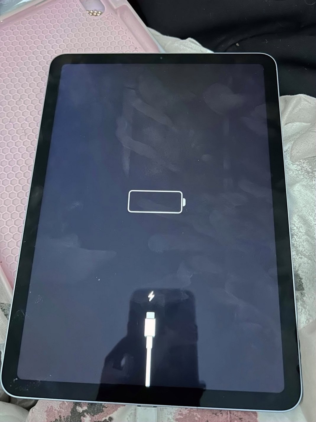 Apple iPad Air 4th Generation 64GB Blue Unlocked - Used image 2