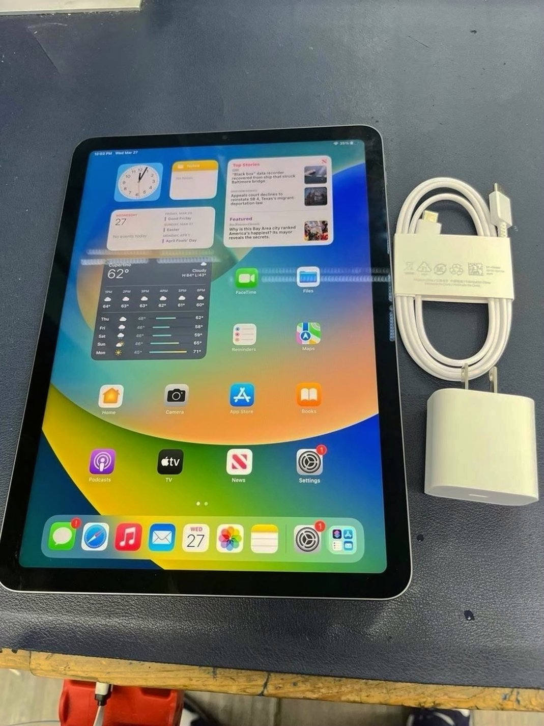 Apple iPad Air 5th Generation 64GB Space Gray Unlocked - Used