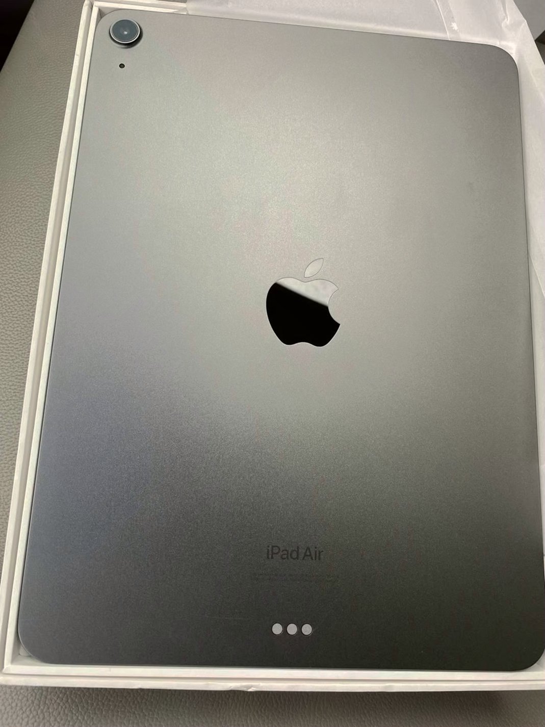 Apple iPad Air 5th Generation 64GB Black Unlocked - Used