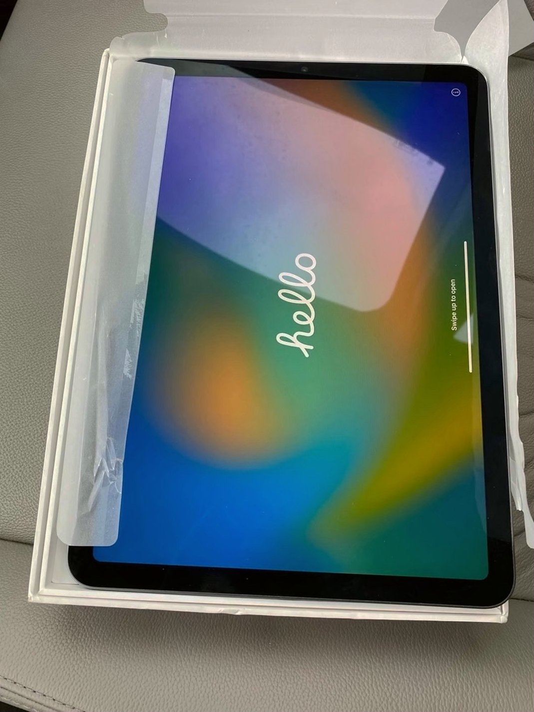 Apple iPad Air 5th Generation 64GB Black Unlocked - Used image 2