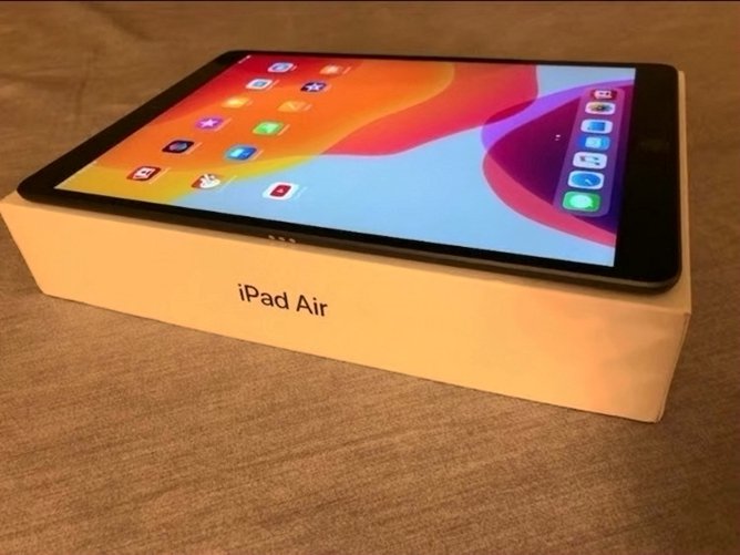 Apple iPad Air 2nd Gen 64GB Unlocked Used image 2