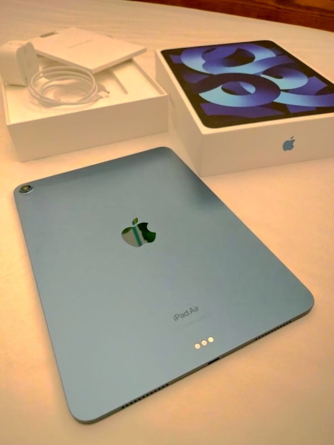Apple iPad Air 5th Generation 64GB Black Unlocked - Used