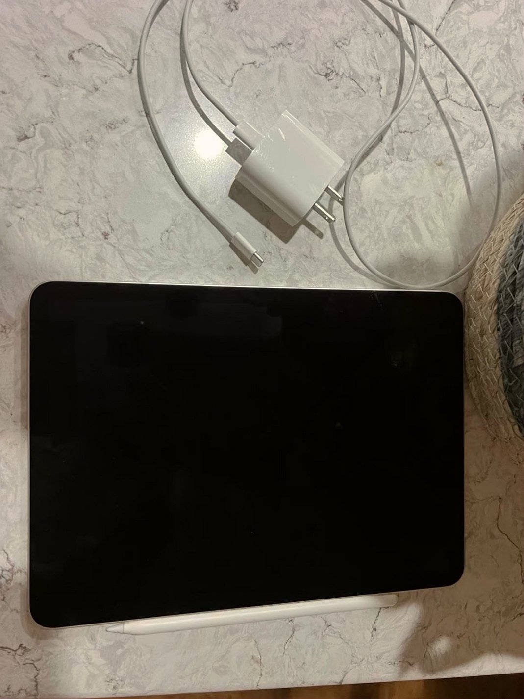 Apple iPad Air 5th Generation 64GB Space Gray Unlocked - Used