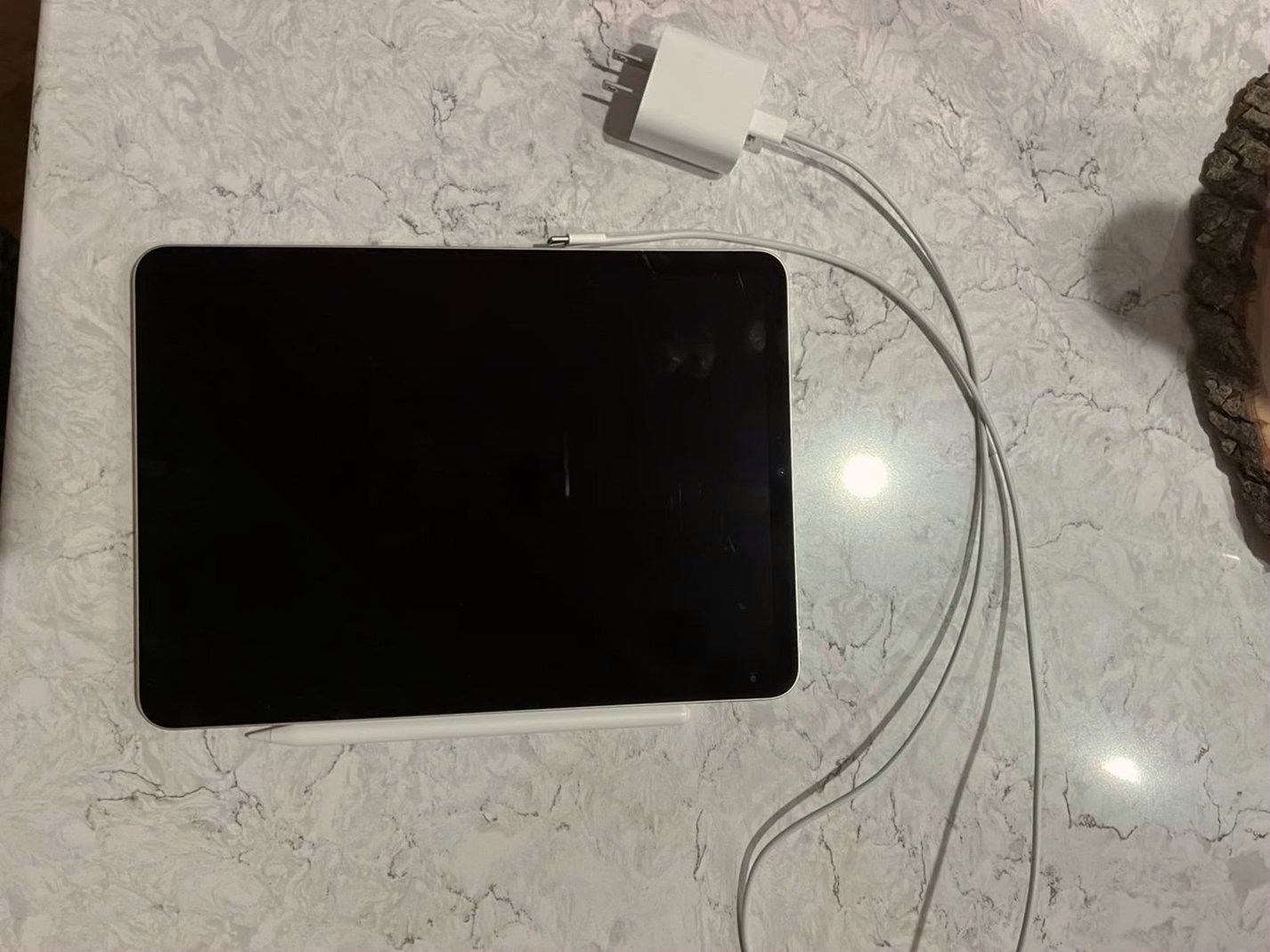 Apple iPad Air 5th Generation 64GB Space Gray Unlocked - Used image 2