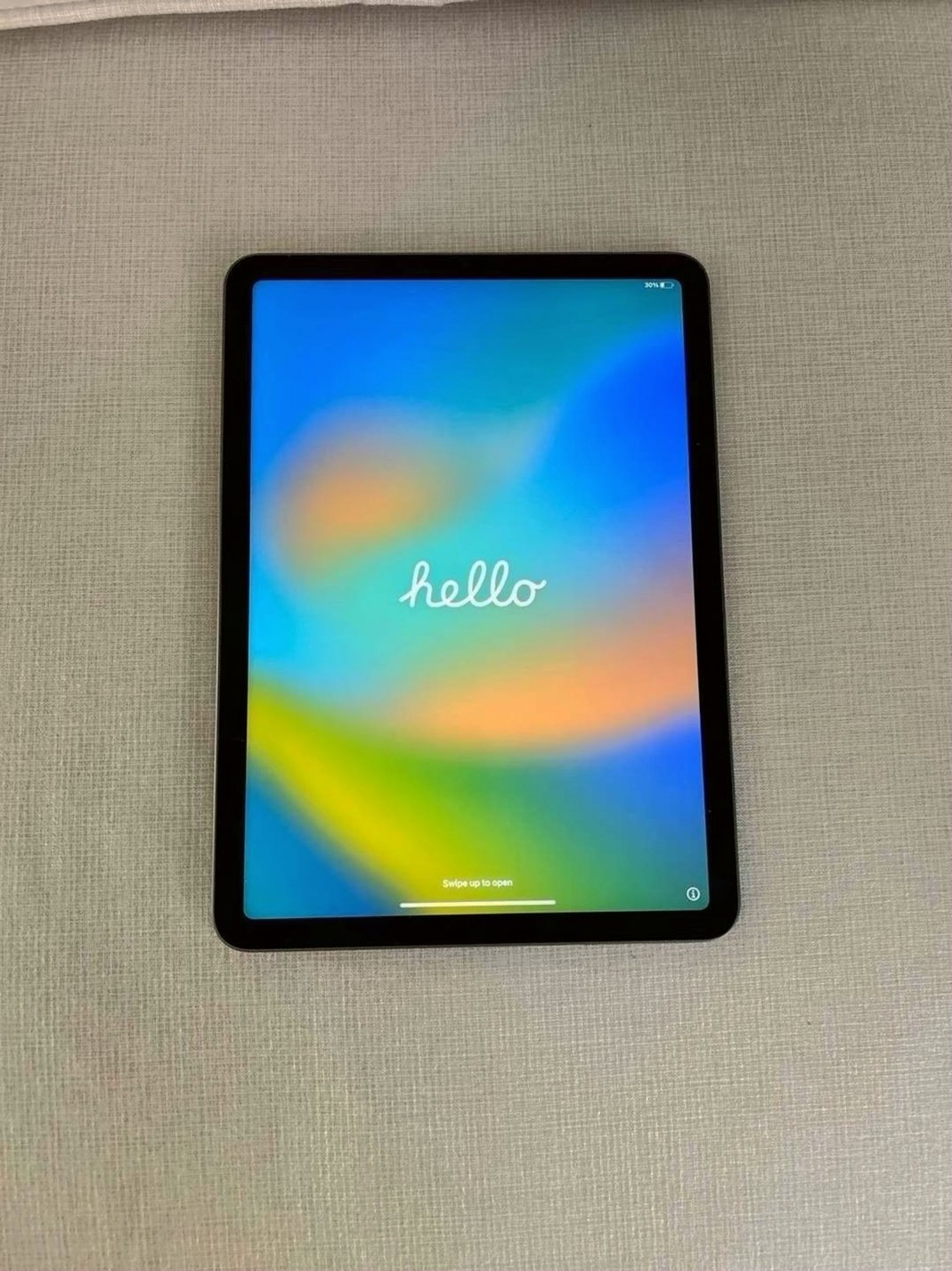 Apple iPad Air 5th Generation 64GB Space Gray Unlocked - Used image 2