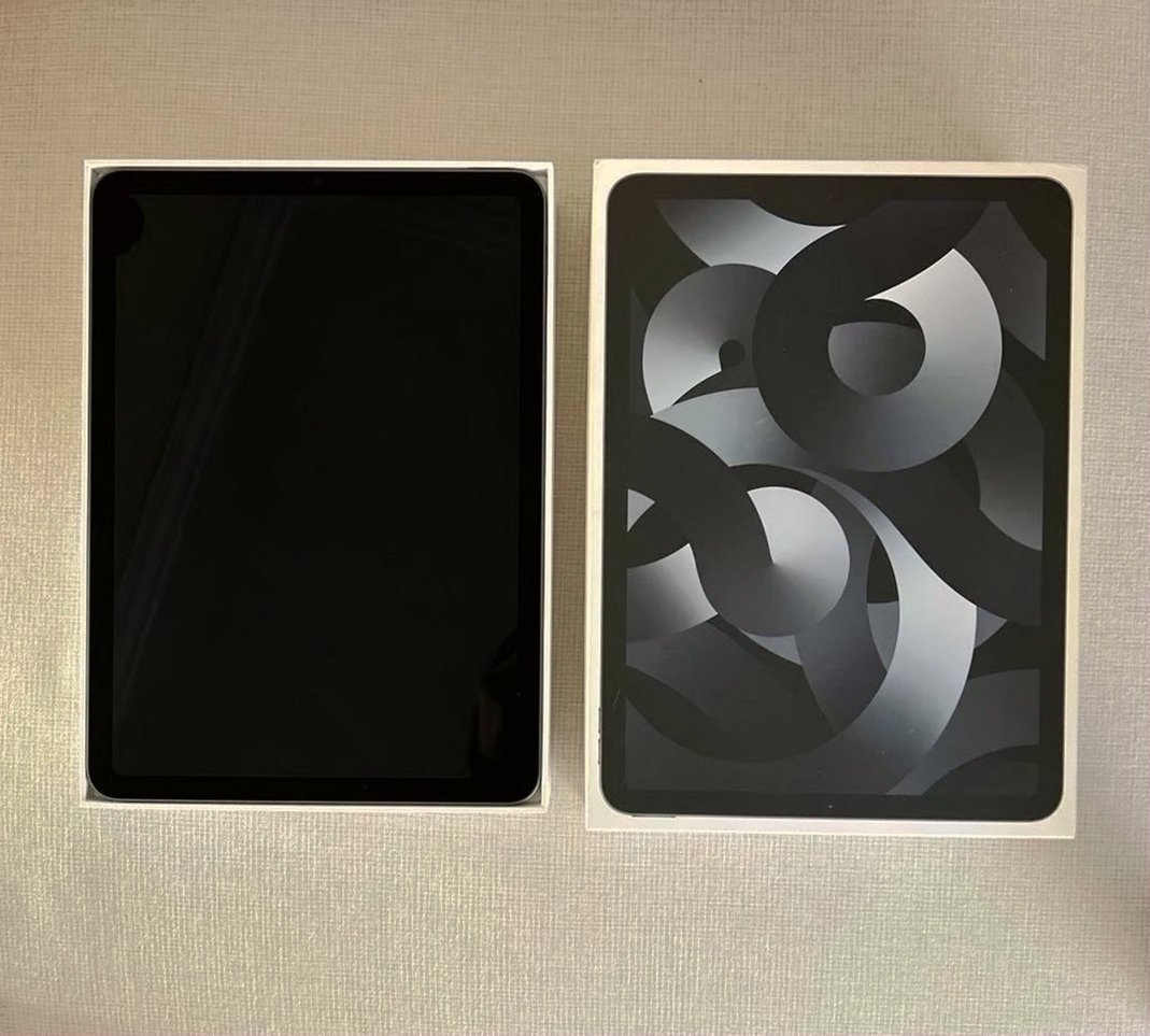 Apple iPad Air 5th Generation 64GB Space Gray Unlocked - Used image 4