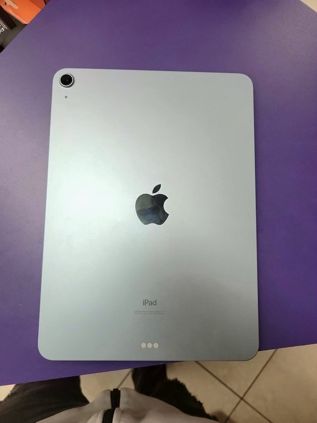 Apple iPad Air 4th Generation 64GB Space Gray Unlocked - Used image 3