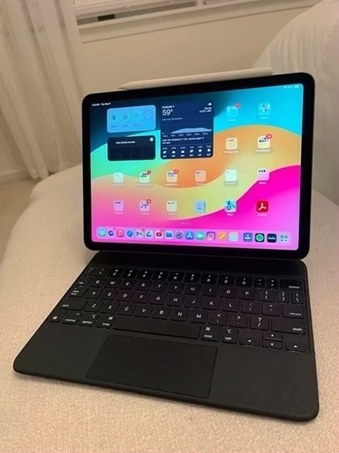 Apple iPad Air 4th Generation 256GB Space Gray Unlocked - Used image 3